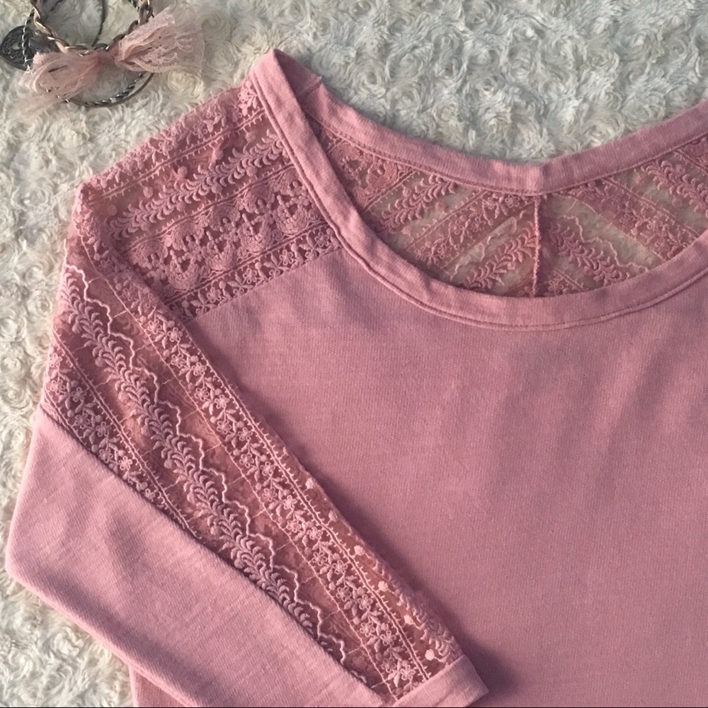 AEO dusty rose embroidered lace shoulder top
